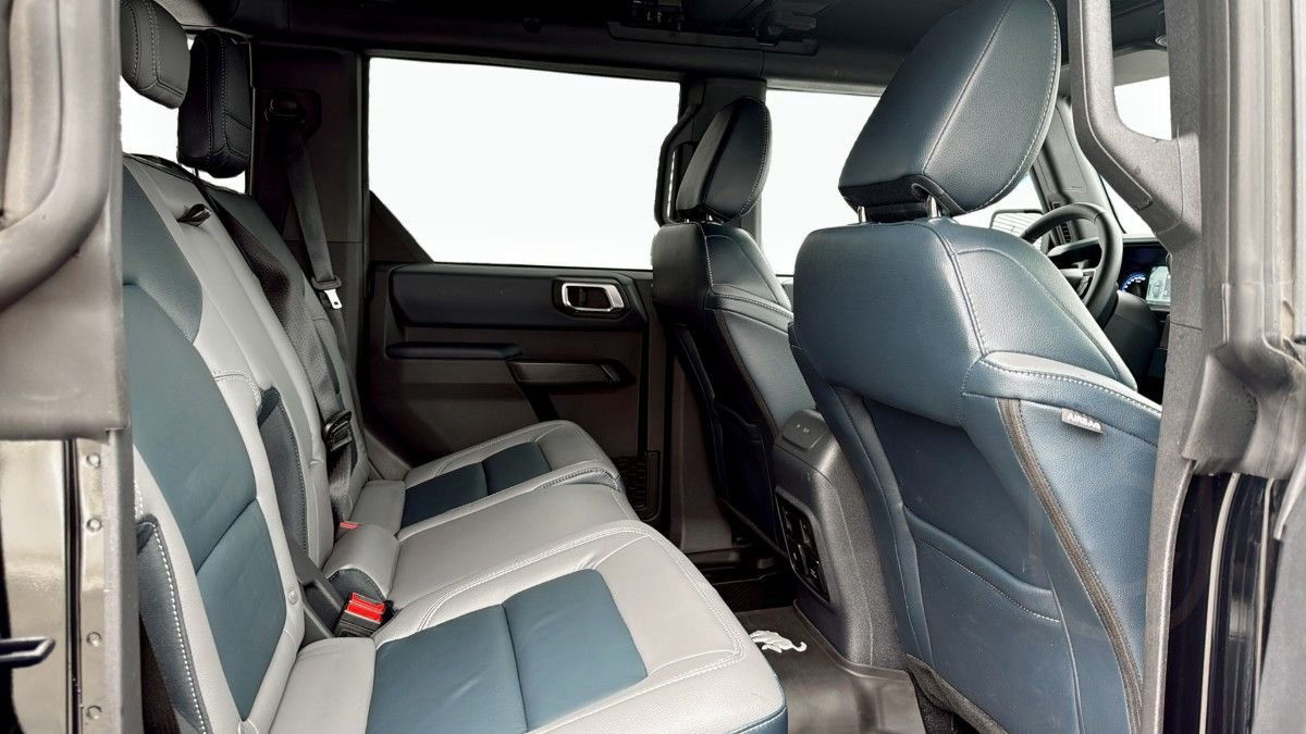 Ford Bronco Outer Banks 2.7L Bi-Turbo EcoBoost V6