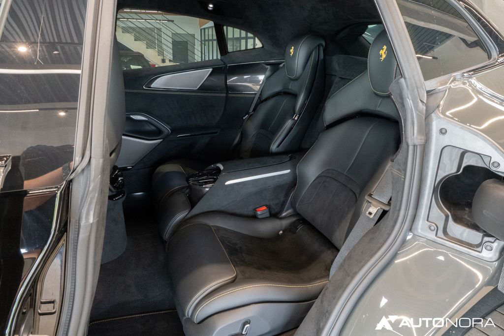 Ferrari Purosangue Carbon Lift Pano Matrix Massage