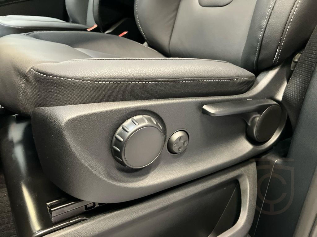 Mercedes-Benz EQV 300 L SpurW KlimaA Navi Distronic 360 PDC