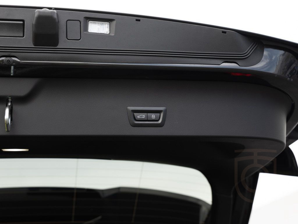 BMW X3 xDrive 30e M-Sport Pro PANO AHK 360° HUD ACC