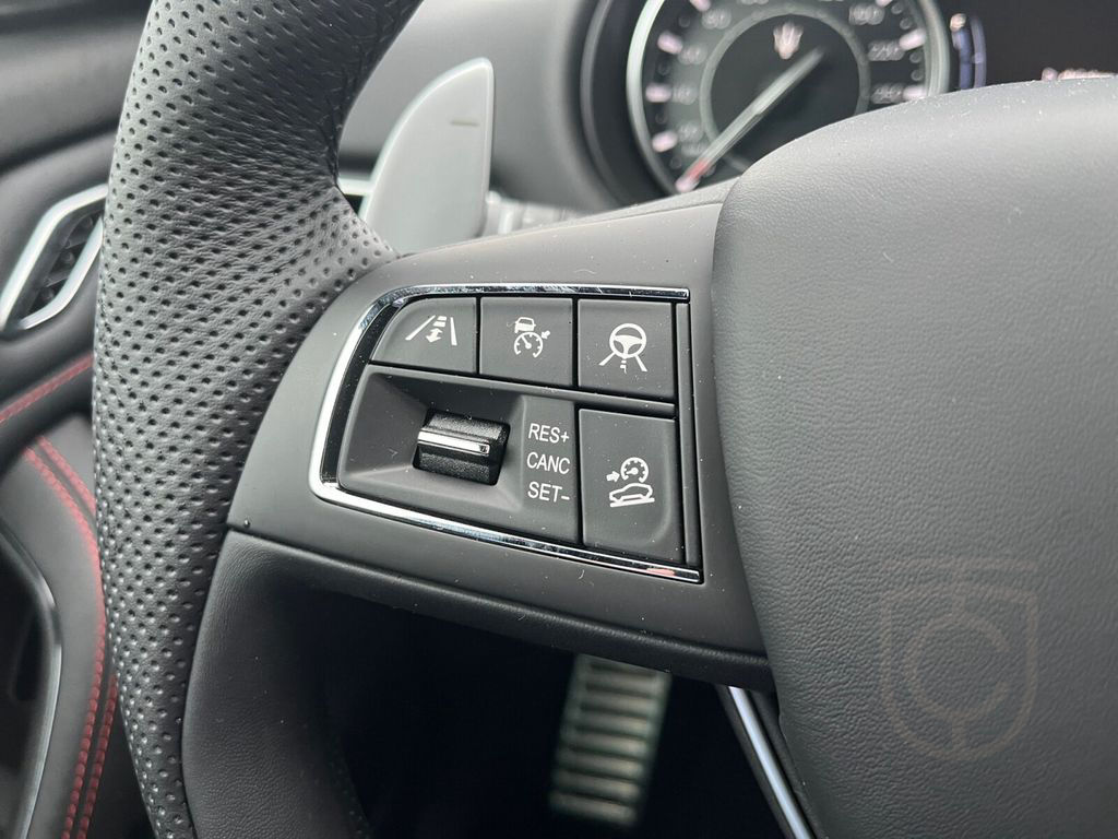Maserati Levante Modena Ultima MY24 PANORAMADACH+360°-KAM