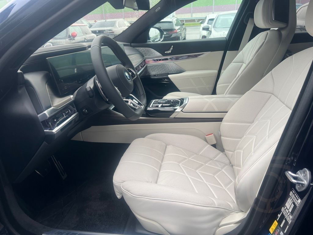 BMW 750e xDrive M-Sport Innovation Connoisseur