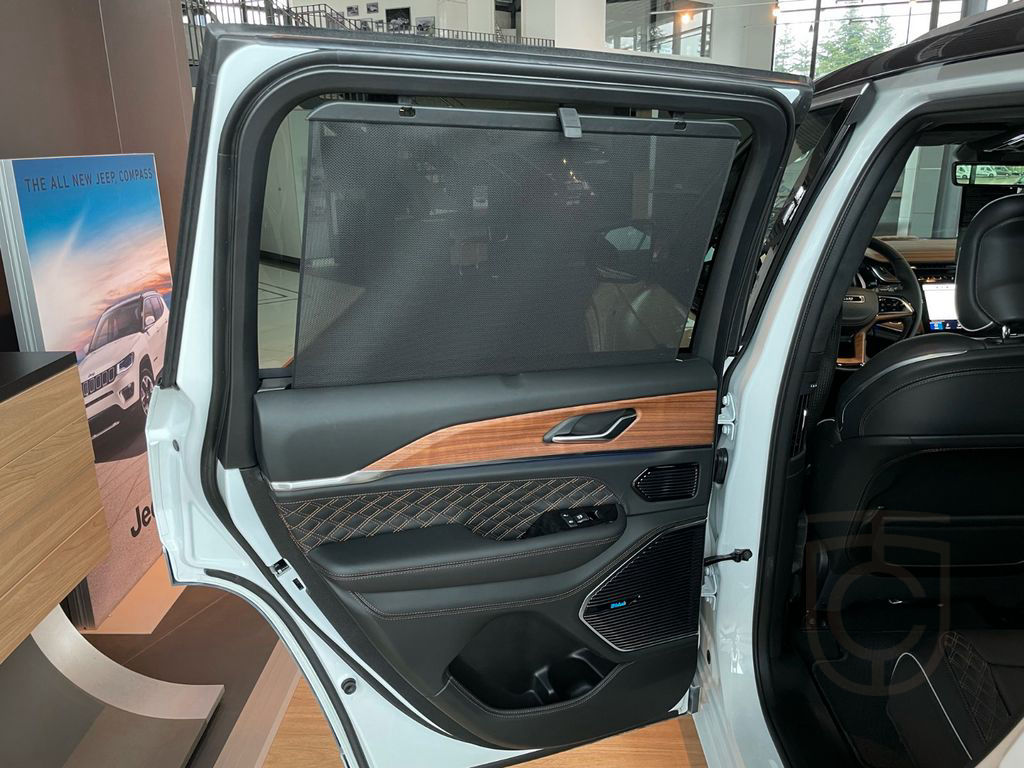 Jeep Grand Cherokee PHEV Summit Reserve / Kein Import