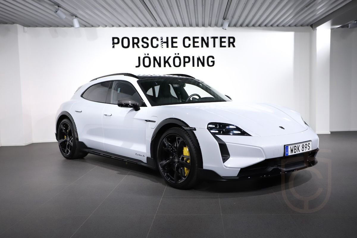 Porsche Taycan Turbo S Cross Turismo
