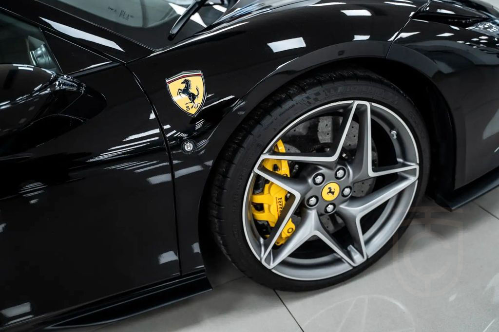 Ferrari F8 Spider 3.9~Sollevatore~Brembo~LIFT~