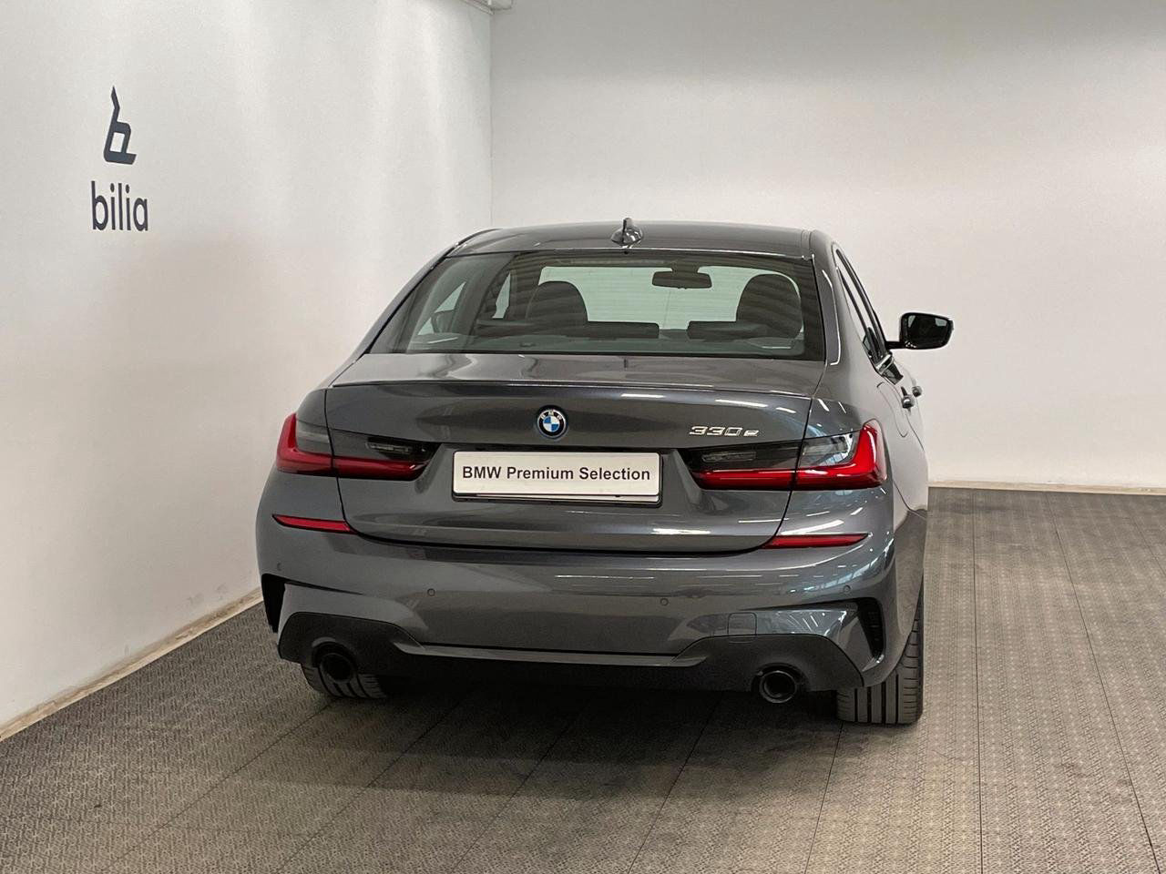 BMW 330e Sedan