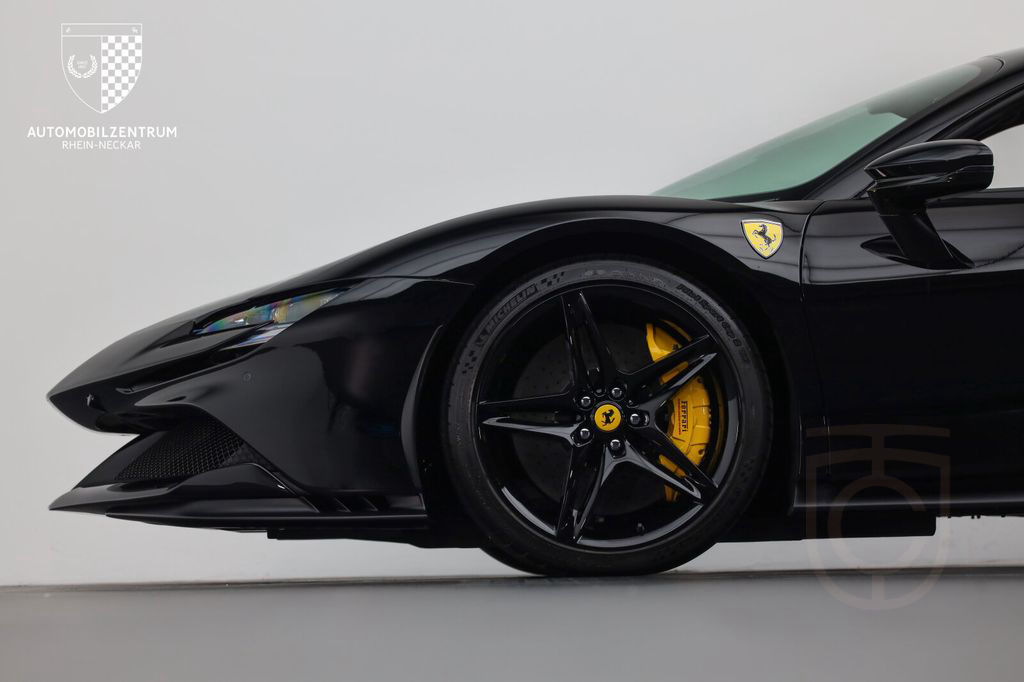 Ferrari SF90 Stradale RacingSeats/Carbon-LED/Liftsystem