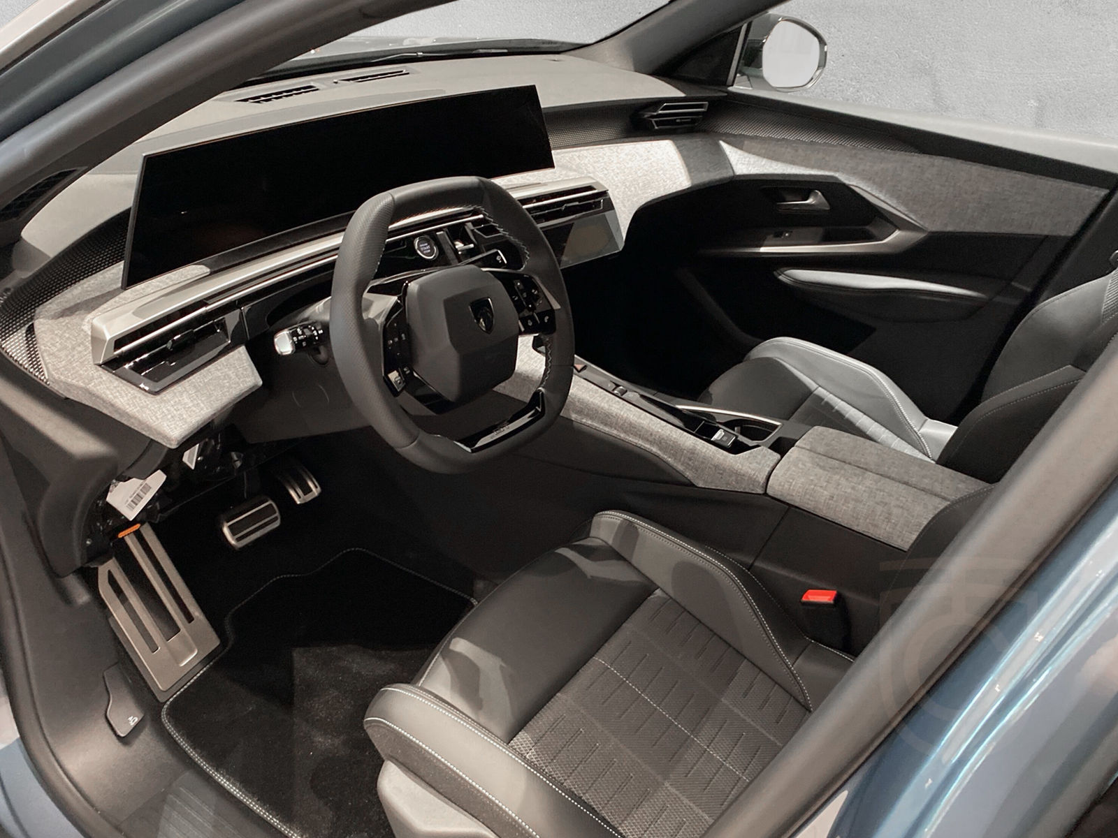 Peugeot 3008 HYBRID 136
