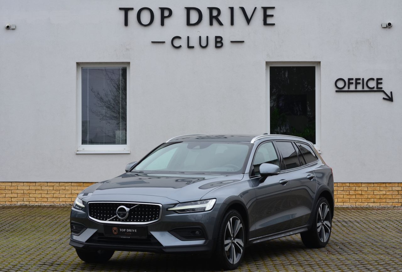 Volvo V60 CC B4 AWD Momentum