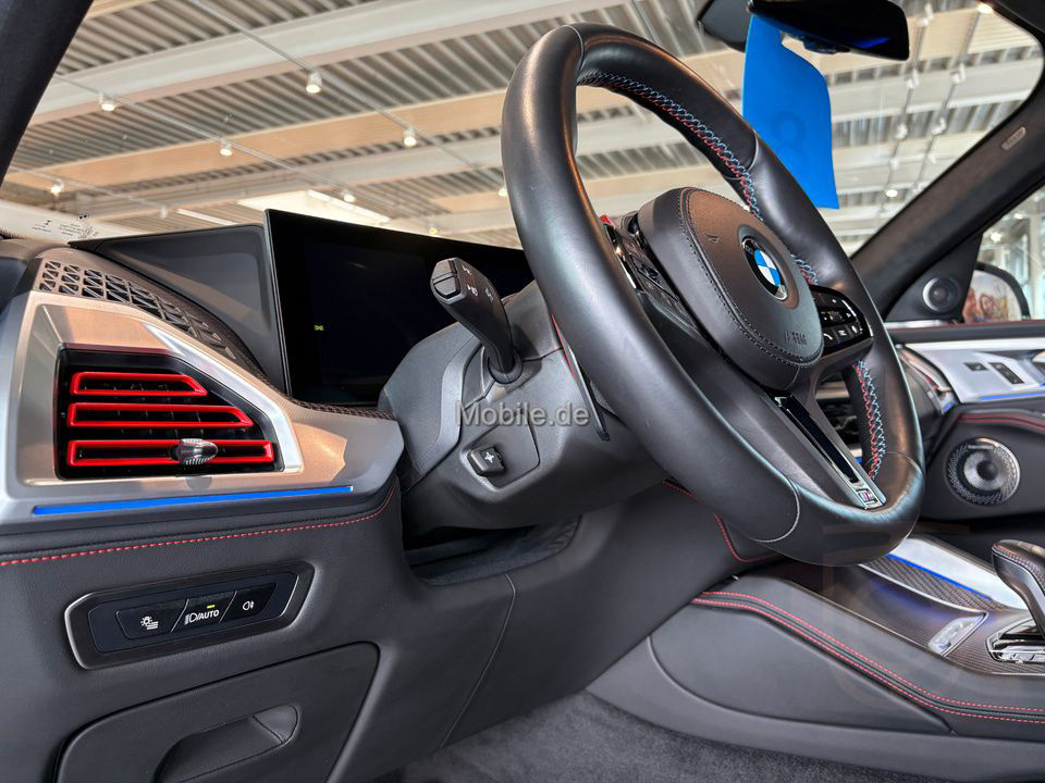 BMW XM 4.4 Label Red M Drivers Package Sport Aut.