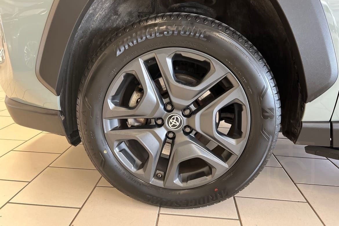 Toyota RAV4 Hybrid AWD-i ADVENTURE 2,5 BI-TONE