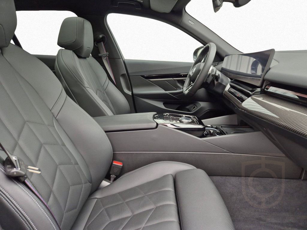 BMW 540d xDrive Tou M Sport Pro B&W,Standh,Pano,AHK