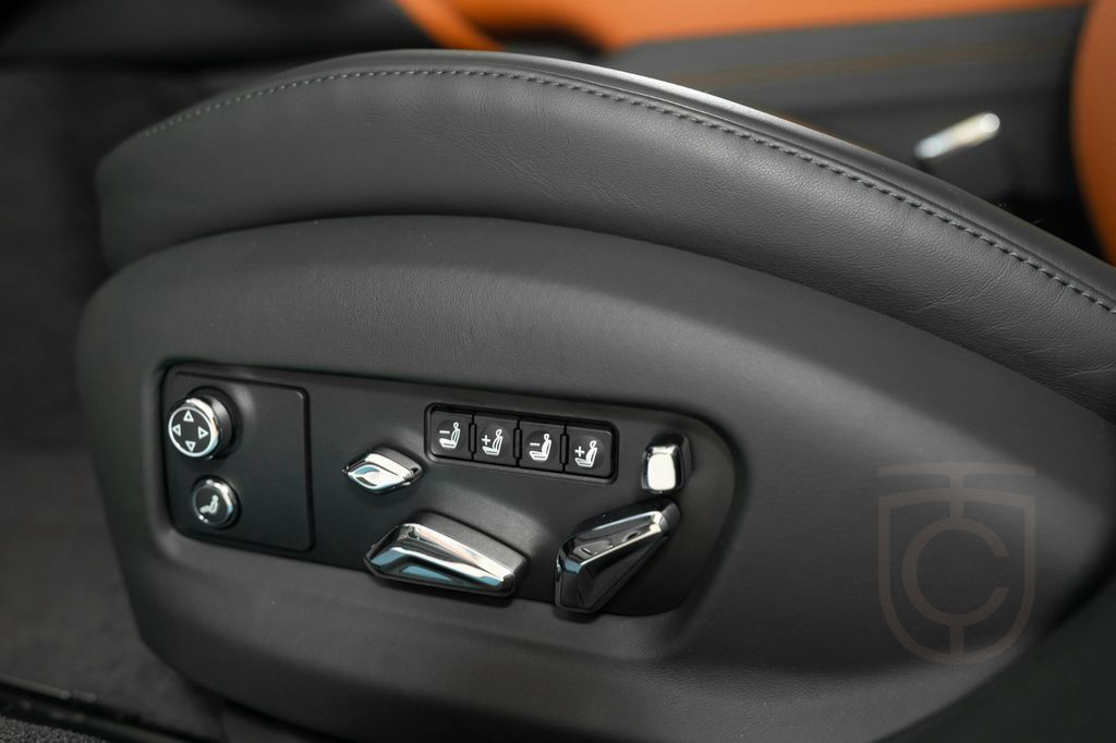 Bentley Flying Spur S V8 - Naim, Diamond Quilting