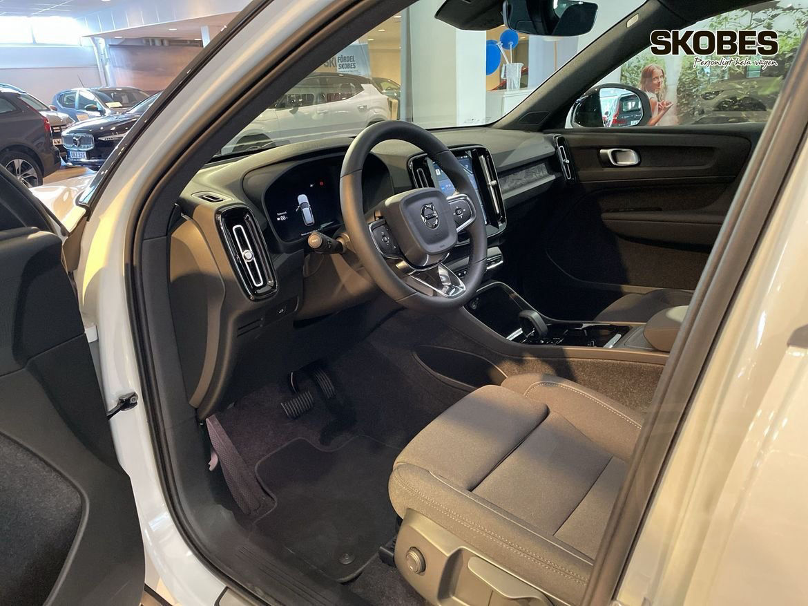 Volvo XC40 Recharge Single Motor Extended Range Core