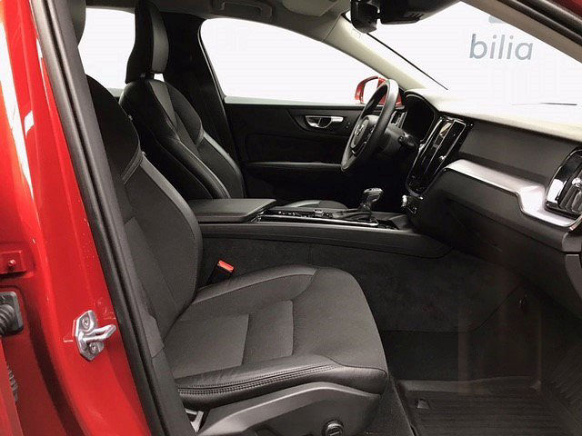 Volvo V60 D4 Momentum Advanced Edition