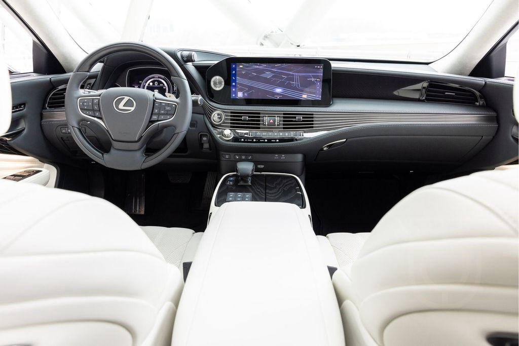 Lexus LS 500 500h AWD President Line | Ottoman seat |