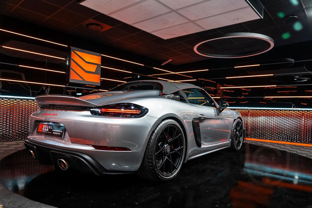 Porsche 718 Spyder RS*1st Hand*Weissach Pack*Lift*PDLS