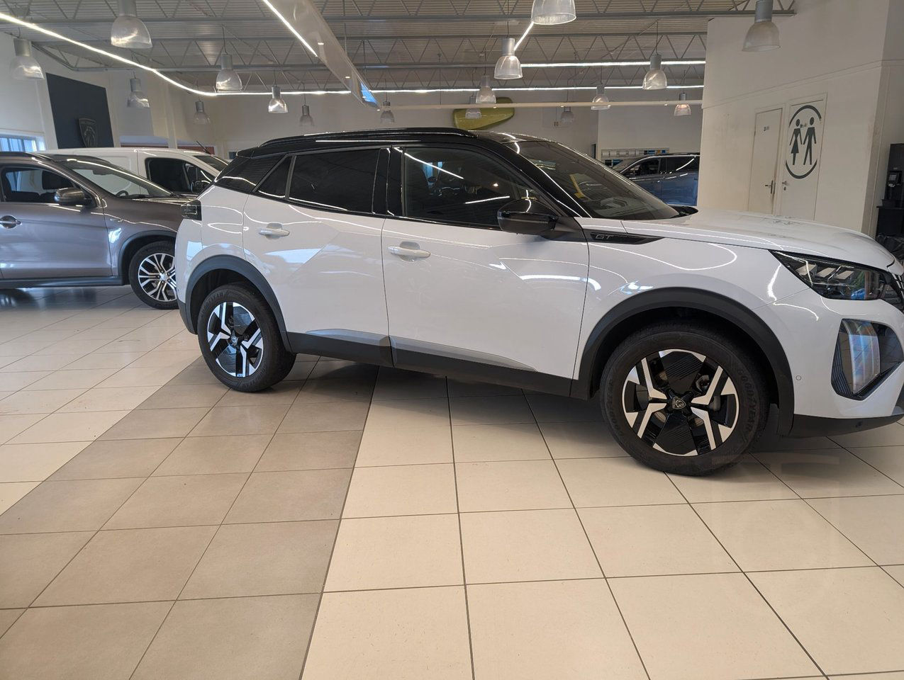 Peugeot 2008 GT 1.2 PureTech 130 EAT GT