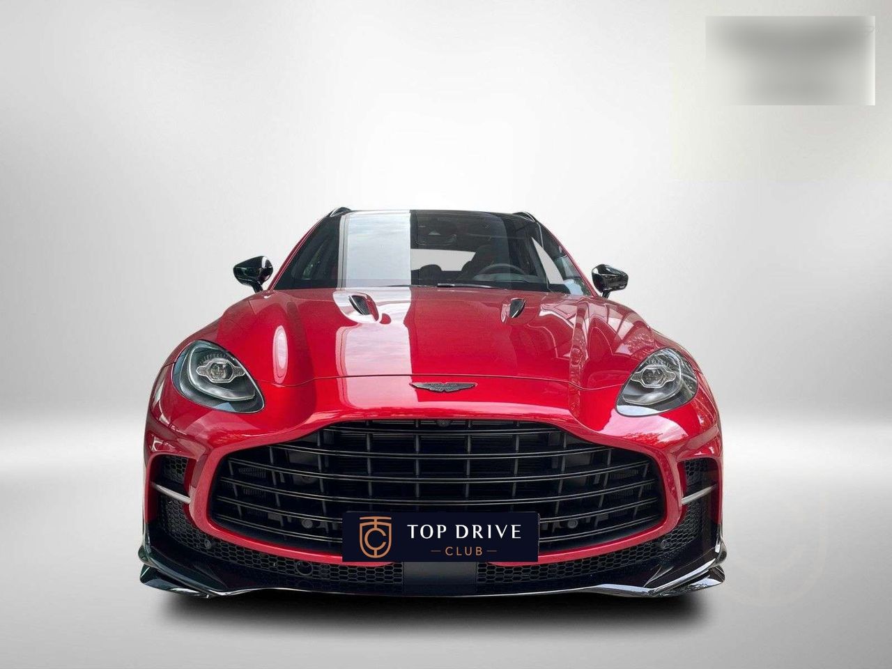 Aston Martin DBX 707