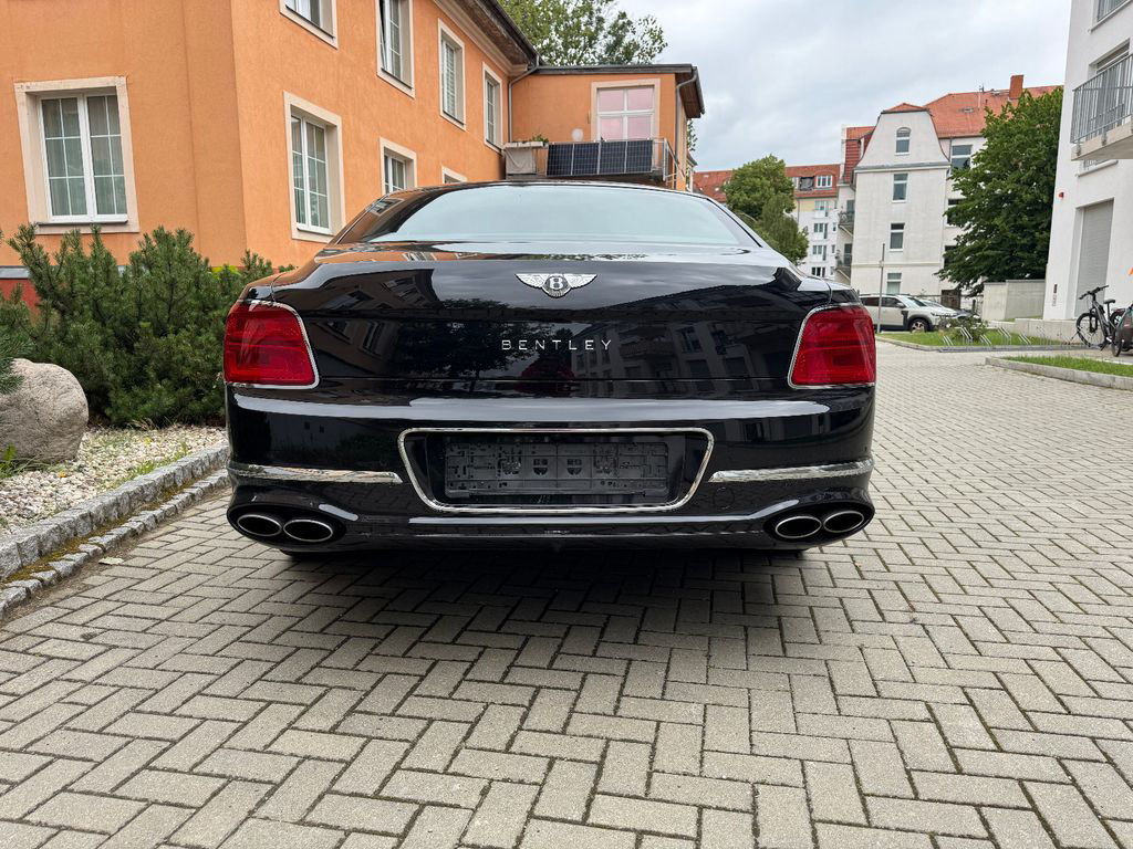 Bentley Flying Spur V8 Mulliner/Rotating/RearTV/DynamicR