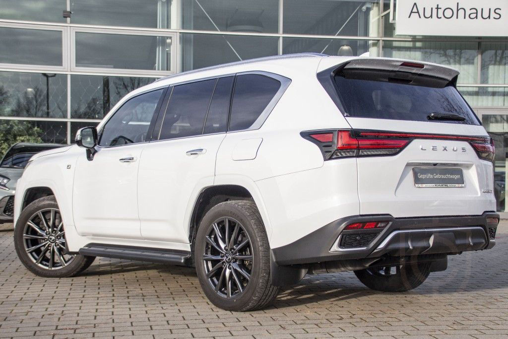 Lexus LX 600 F SPORT