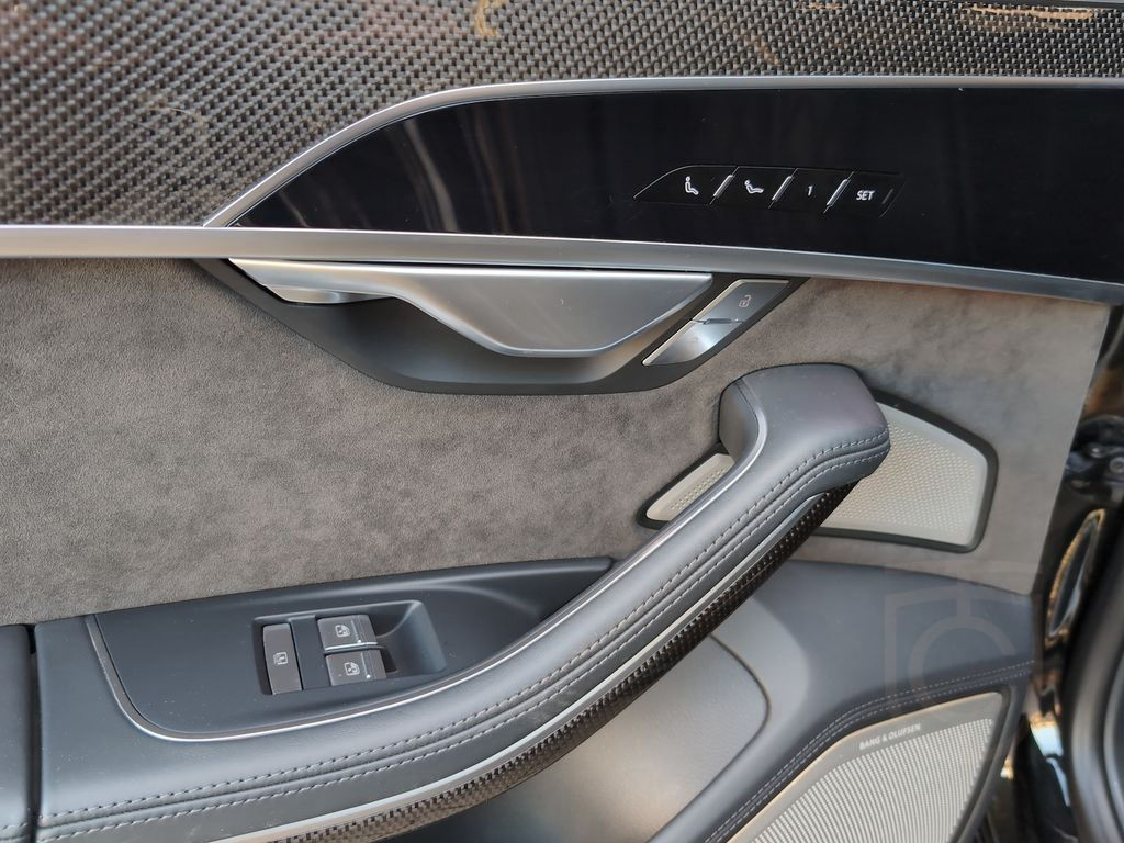 Audi S8 UPE:192*OLED*Pano*Softc*B&O*HUD*StHz*Keramik*