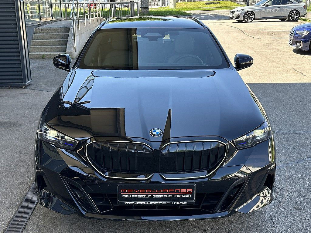 BMW 540d Touring xDrive M-Paket Aut. / AHK / Bowe...