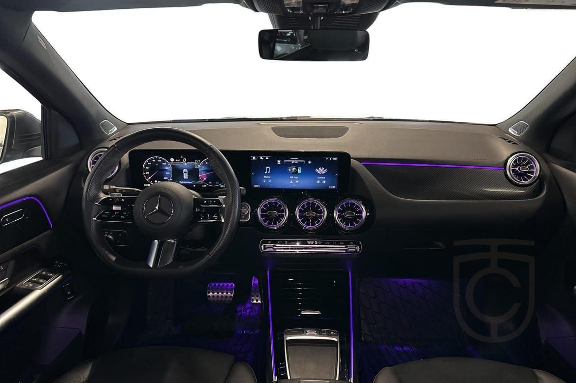 Mercedes-Benz GLA 200 AMG Panorama 360° Distronic