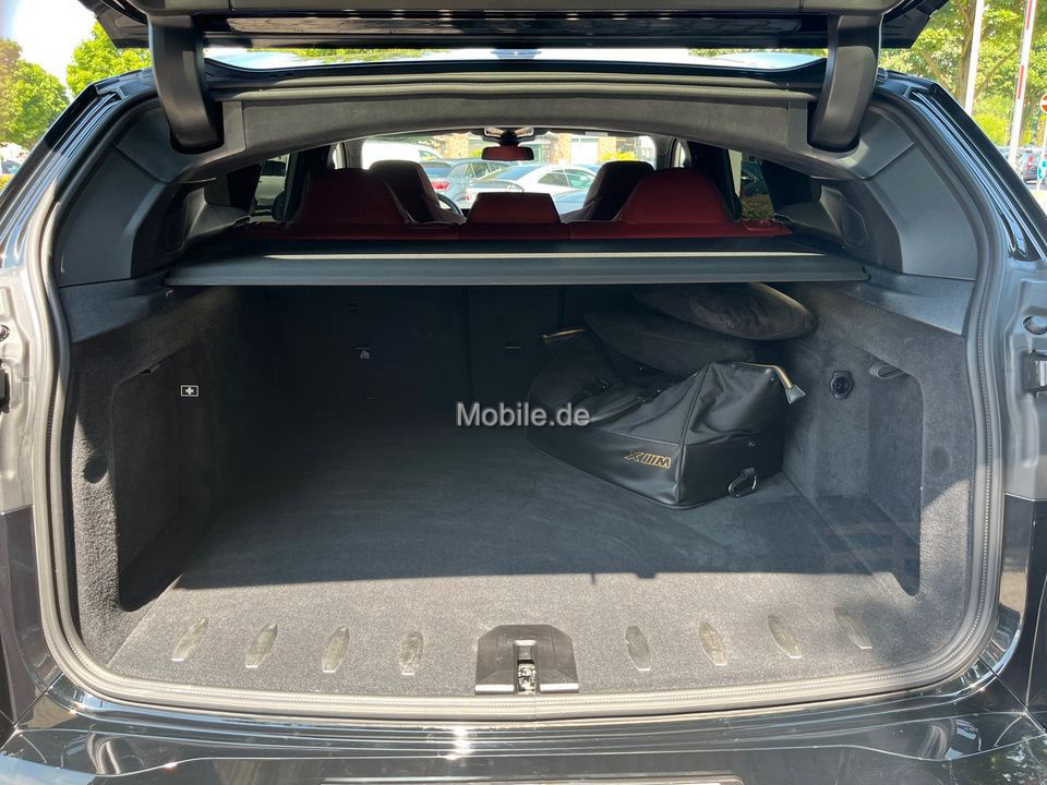 BMW XM 50e 23" Autobahnassistent AHK B&W Massage !!