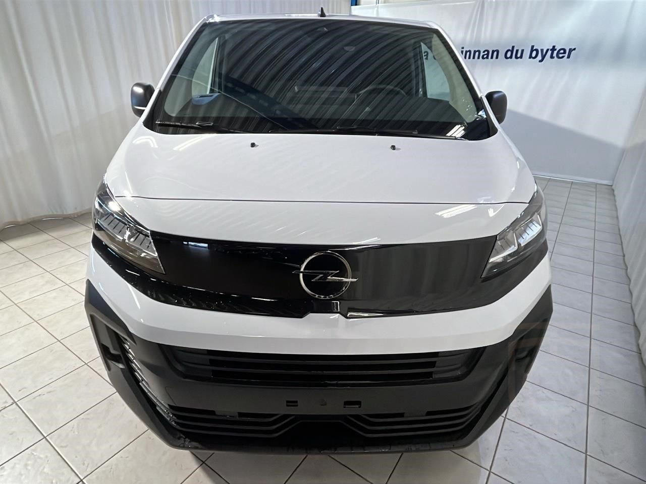 Opel Vivaro L3 145 AT8