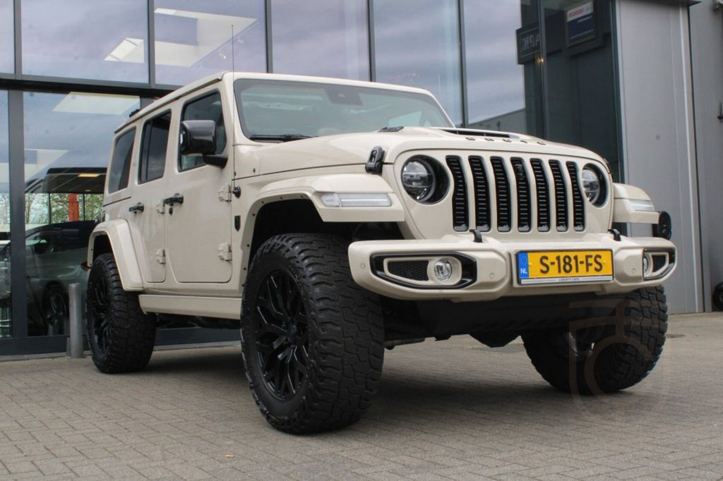 Jeep Wrangler BRUTE 4XE 380 PK SAHARA / Sky One Touch