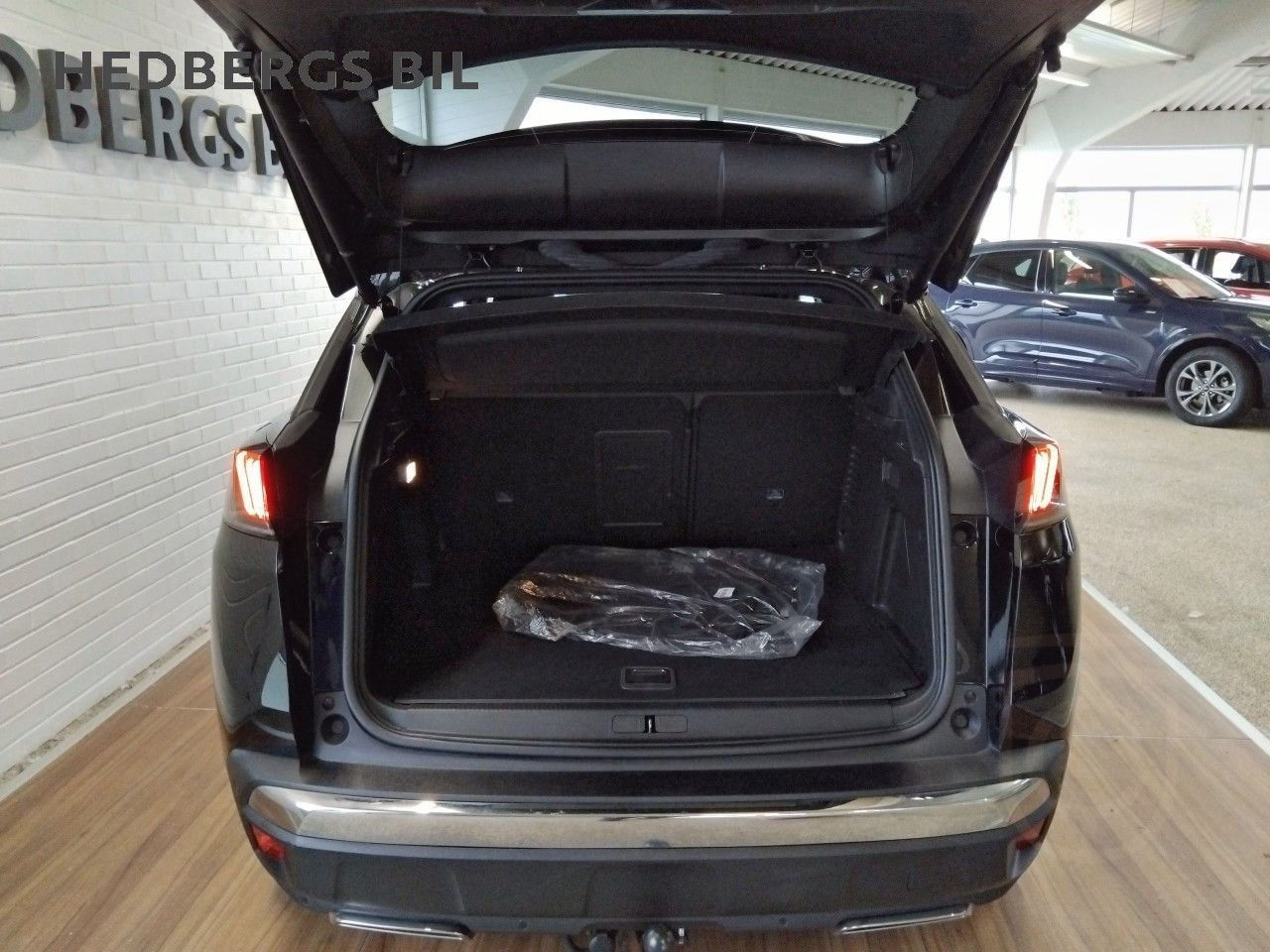 Peugeot 3008 HYBRID4 300 EAT GT