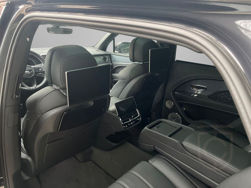 Bentley Bentayga EWB 4.0 Mulliner - Naim/Pano