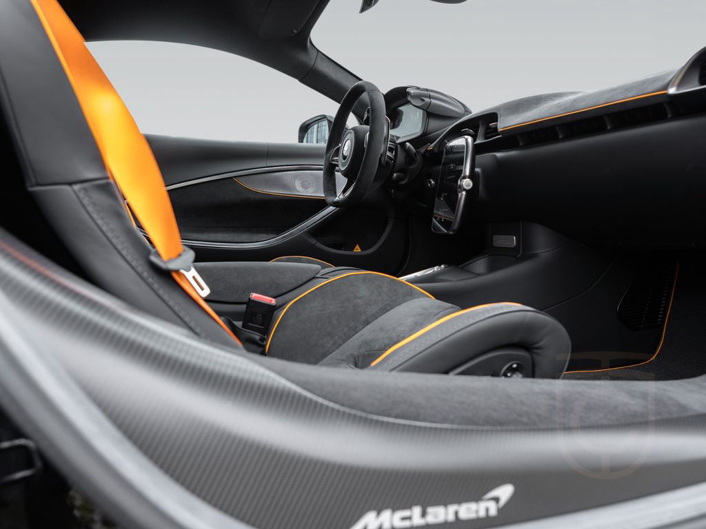 McLaren Artura | Cosmos | Carbon Sill Finishers