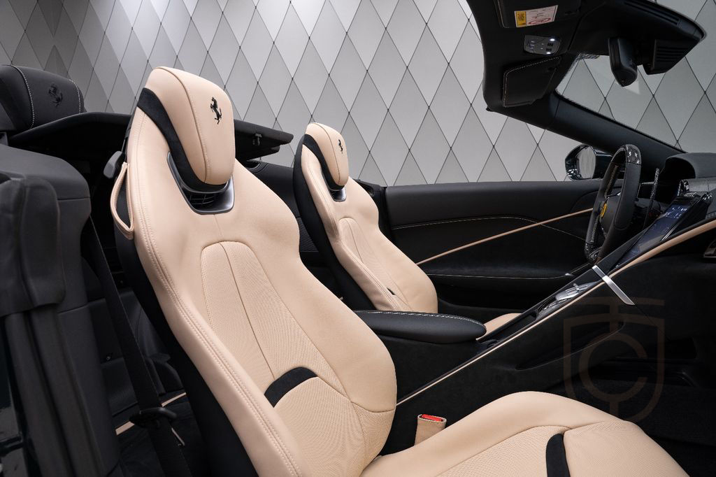 Ferrari Roma Spider 2025 GREEN/BEIGE MAGNERIDE