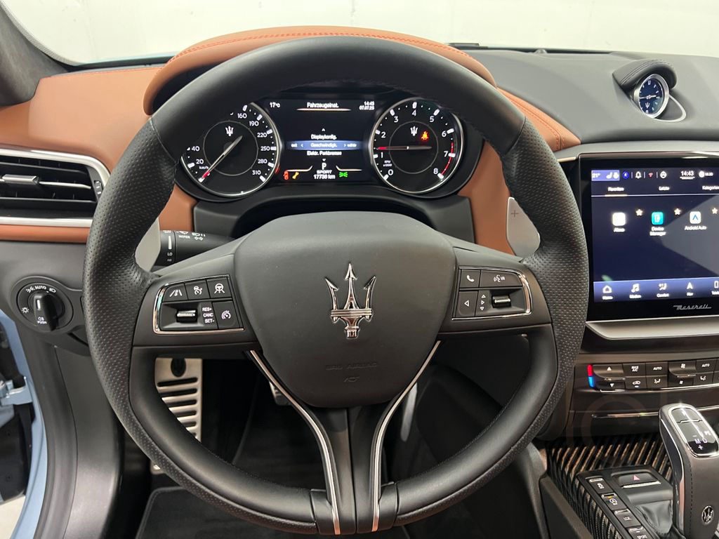 Maserati Ghibli SQ4 F Tributo Sondermodell, Pano, KW, ...
