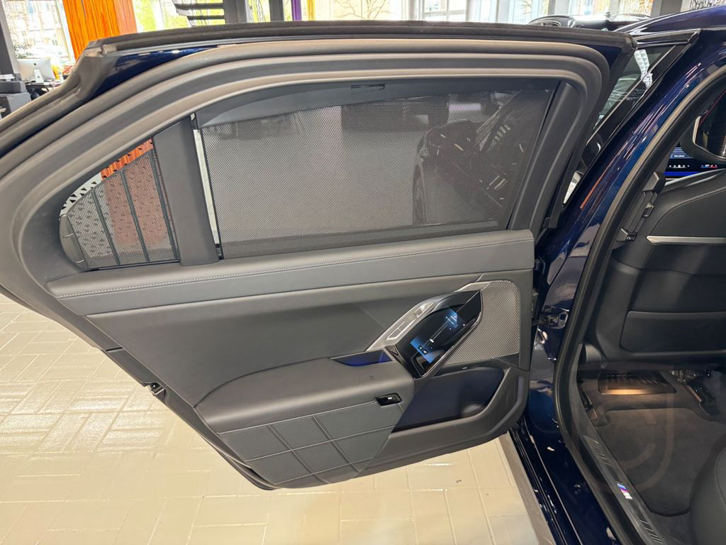 BMW 740d xDrive M Sport~PANO SKY~KAMERA 360~HEAD-UP