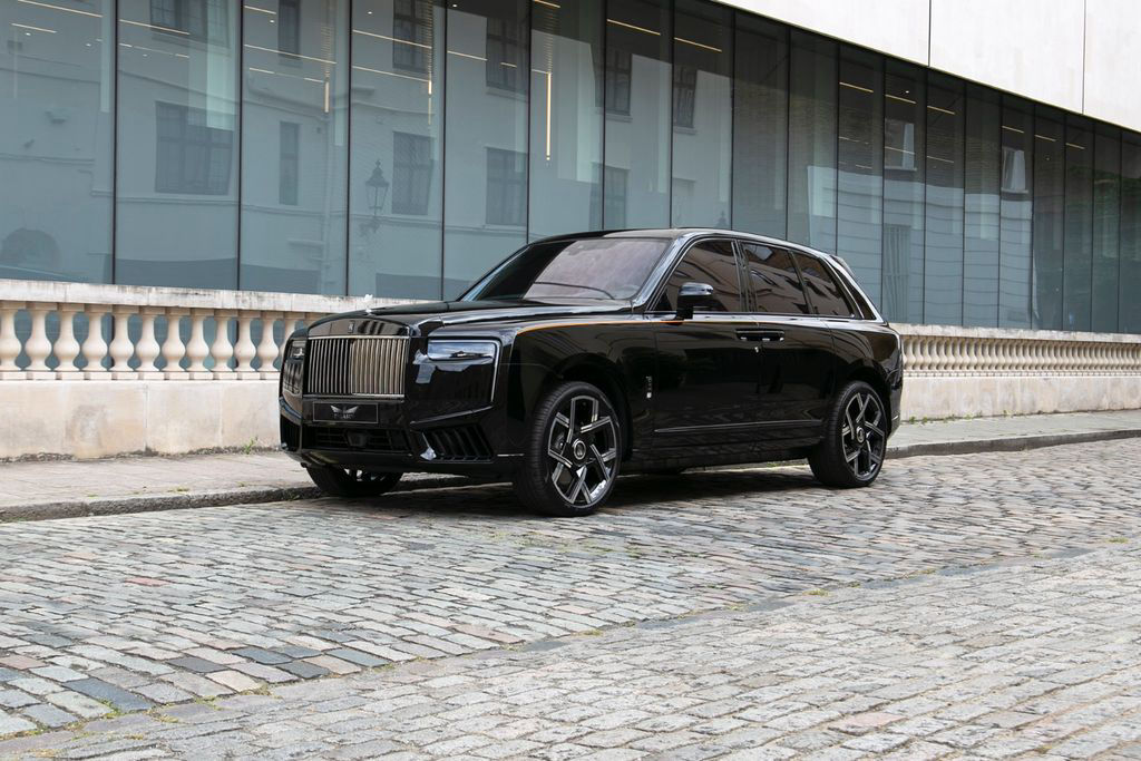 Rolls-Royce Cullinan - BLACK BADGE TRIM - STARLIGHT