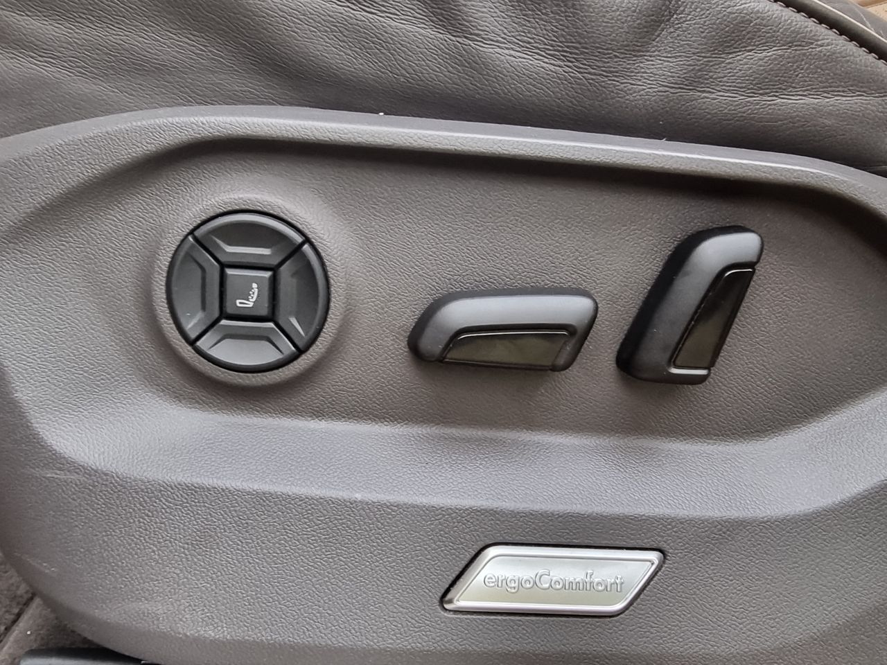 Volkswagen Touareg 4.0 V8