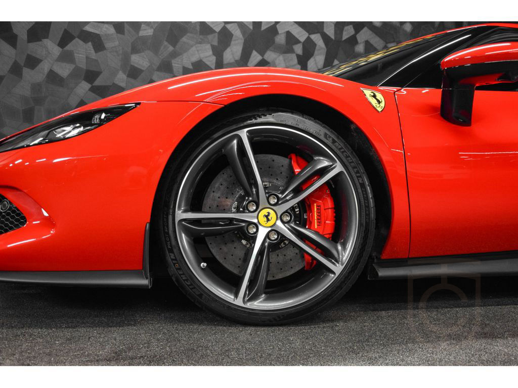 Ferrari 296 GTB V6 ROSSO CORSA