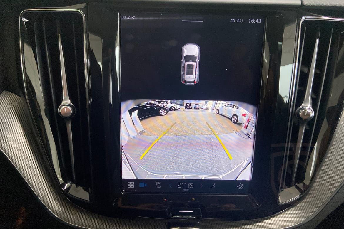 Volvo XC60 Recharge T6 II Plus Dark Edition.