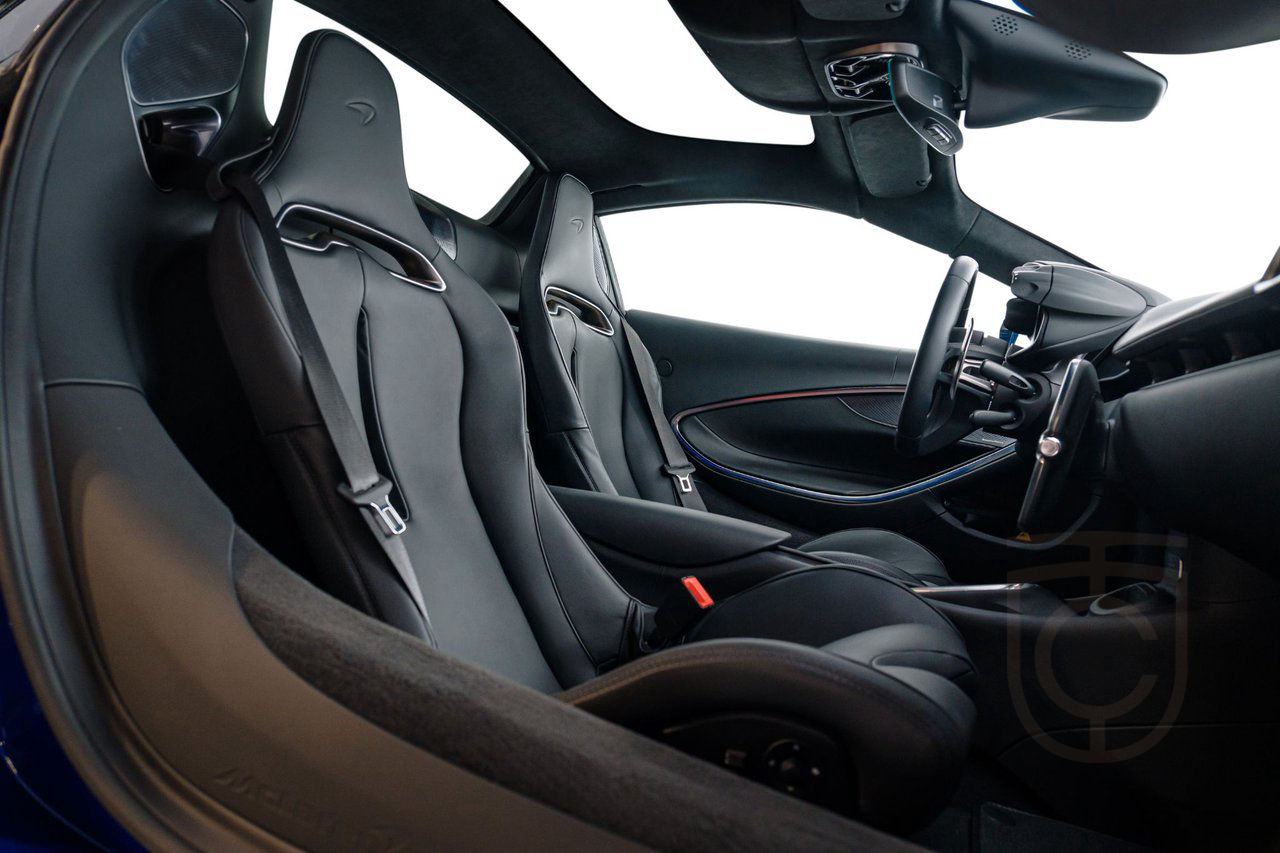 McLaren Artura Spider