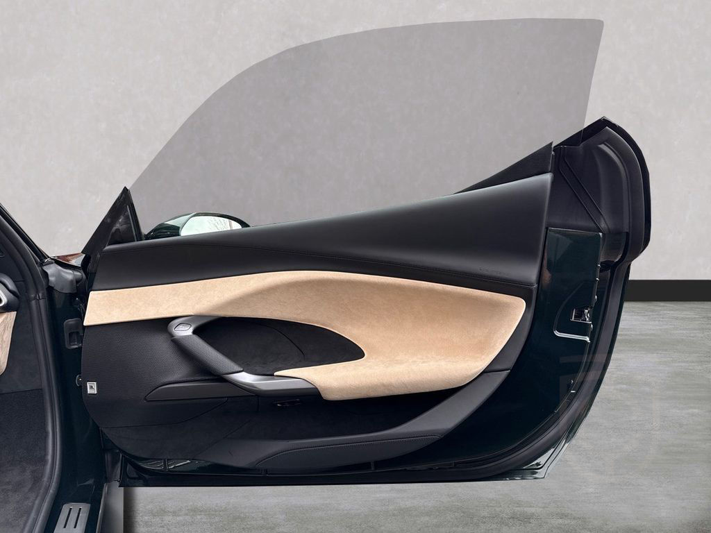 Ferrari 296 GTS 40.000€ an Optionals