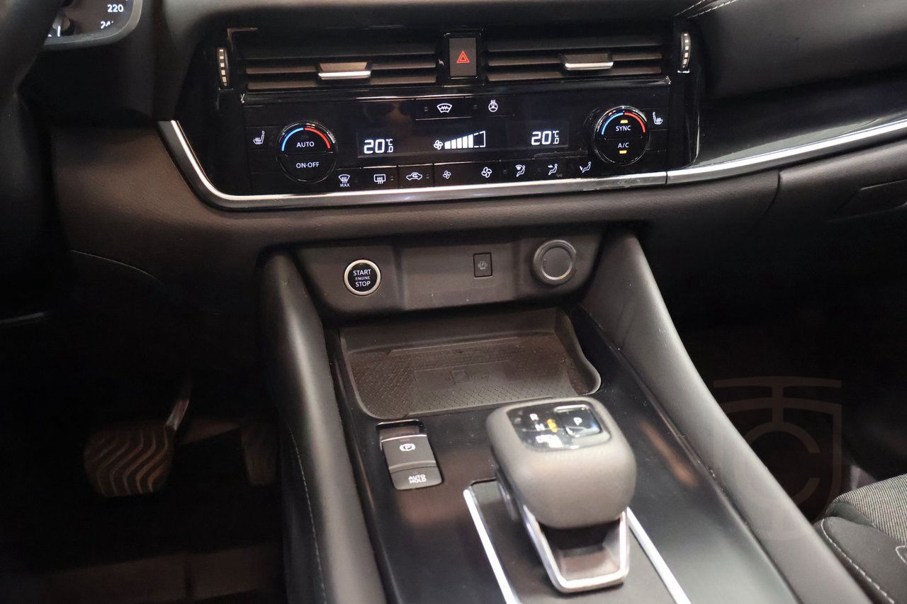 Nissan Qashqai 1.3 DIG-T XTRONIC-CVT N-Connecta