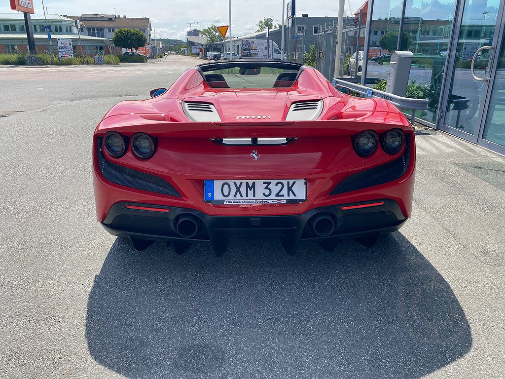 Ferrari F8 Spider 3.9 V8 DCT Euro 6 720hk "SVENSKSÅLD"