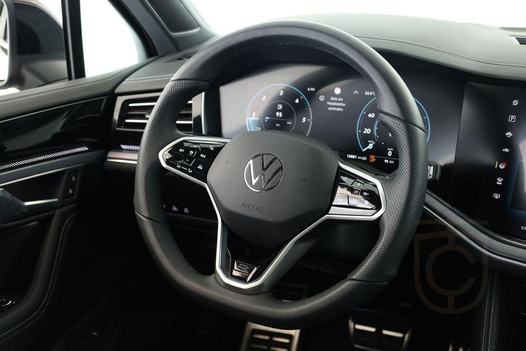 Volkswagen Touareg 3.0 TDI 4M R-Line Leder Pano DCC 22" AHK