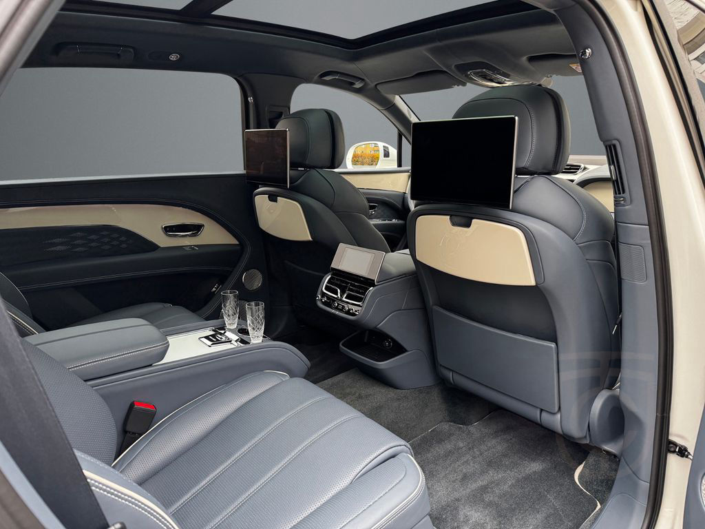 Bentley Bentayga V8 EWB Azure -NP: 356T€ -BENTLEY BERLIN