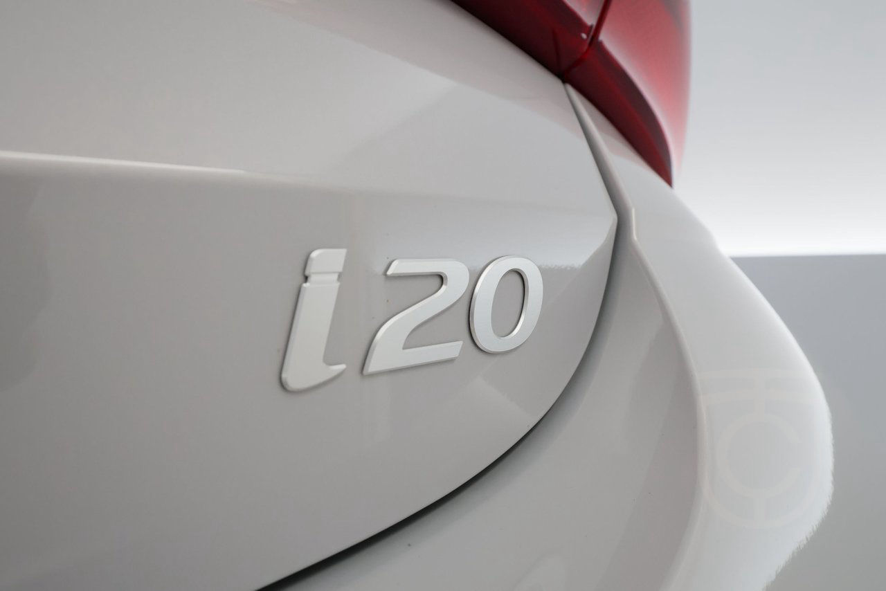 Hyundai i20 Essential 1.0 T-GDI Automat