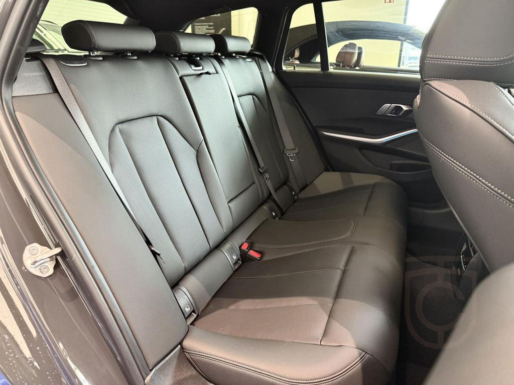 BMW 330e Touring M-SPORT INNOV. COMFO. AHK Bluetooth