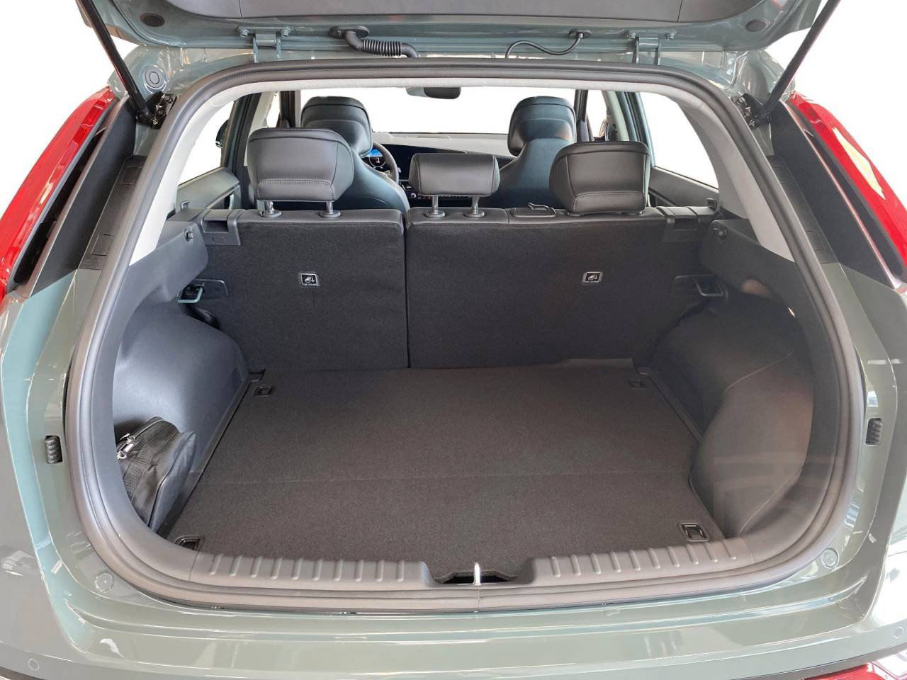 Kia Niro Plug-in Hybrid Action Fria Vinterhjul SOMMARKAMPANJ